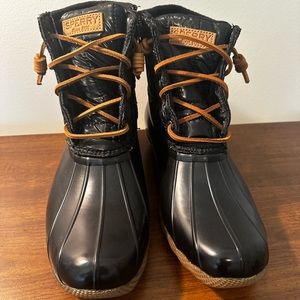 Women’s Sperry Saltwater Quilted Duck Boots New without tags black 11